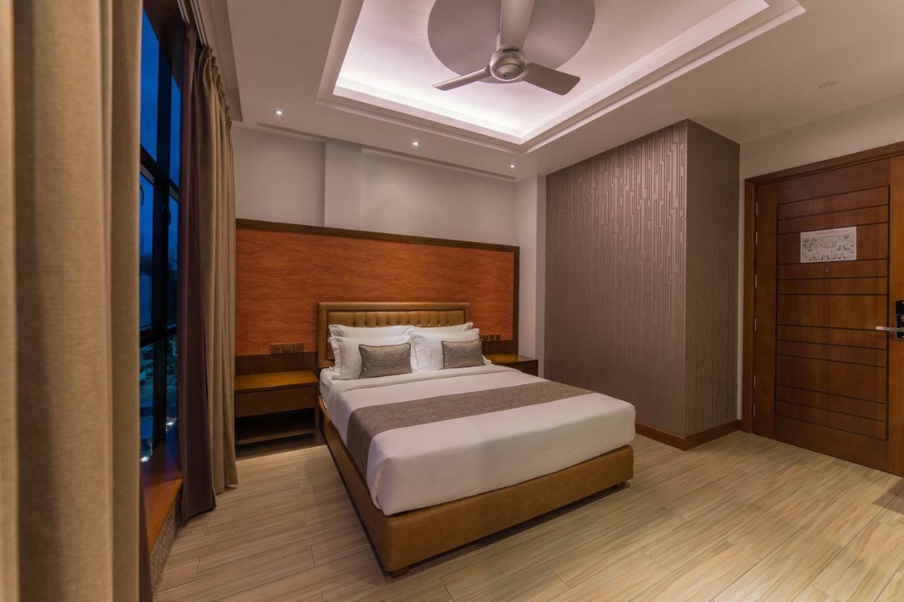 Samann Host Hotel Hulhumale Exterior photo