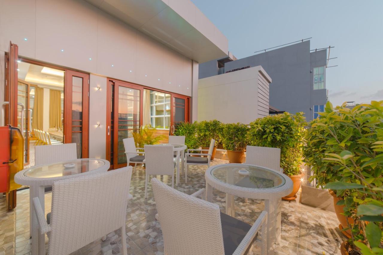 Samann Host Hotel Hulhumale Exterior photo