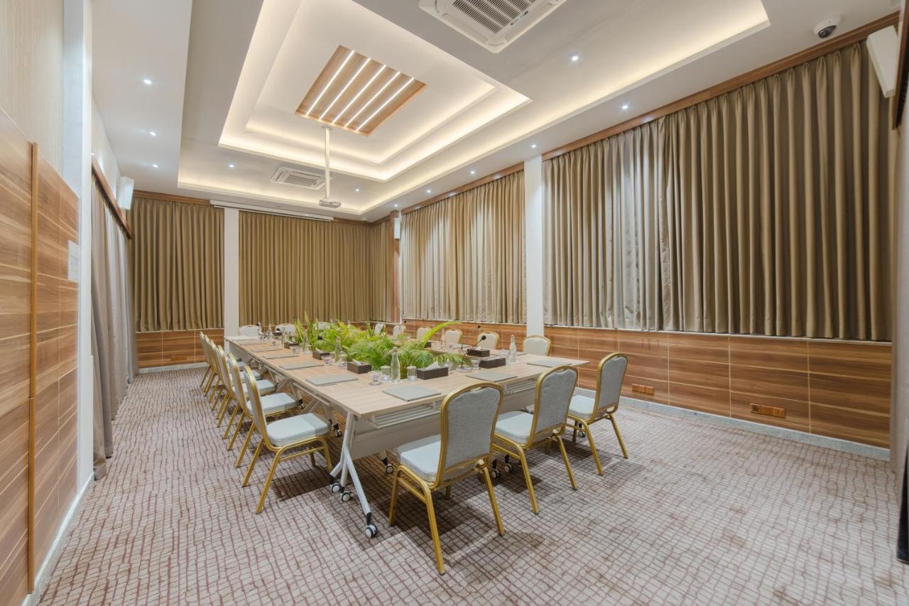 Samann Host Hotel Hulhumale Exterior photo