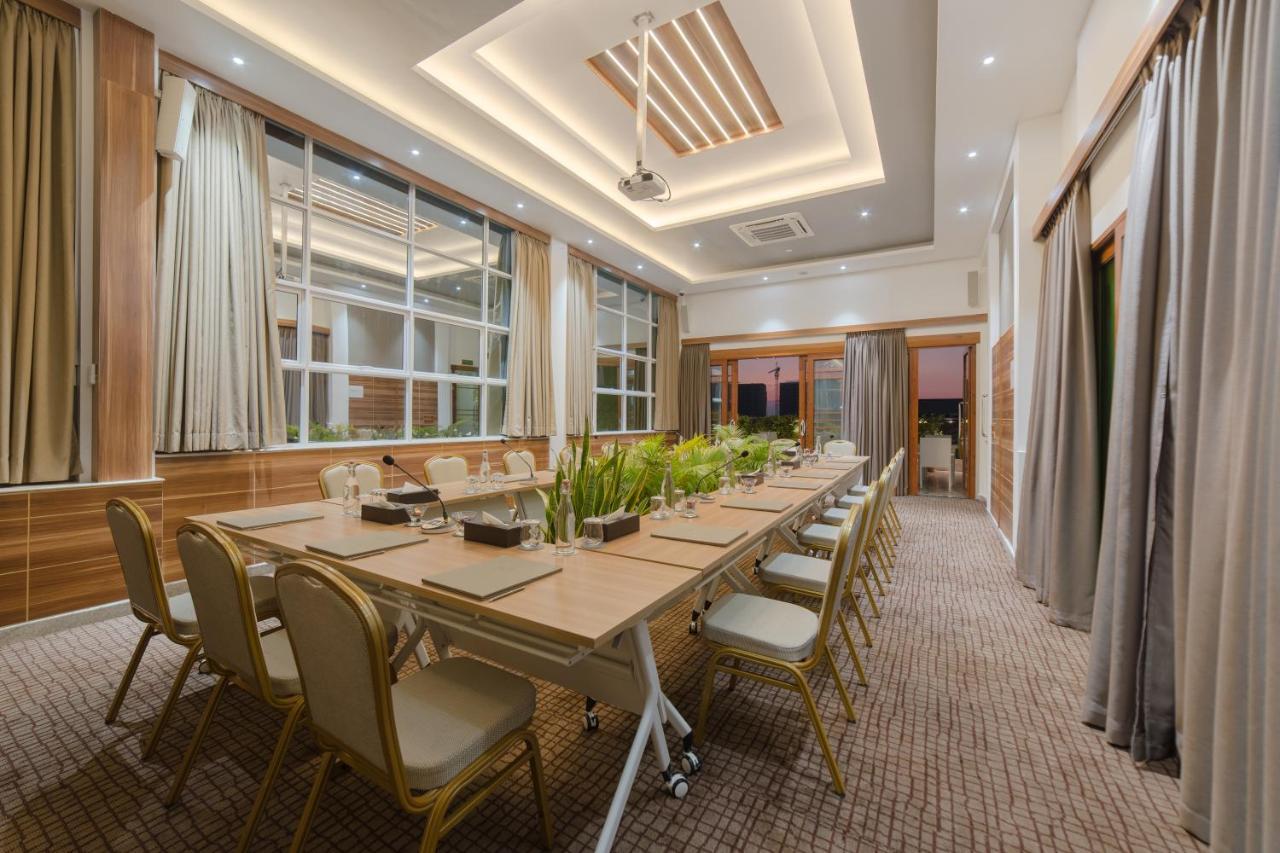 Samann Host Hotel Hulhumale Exterior photo